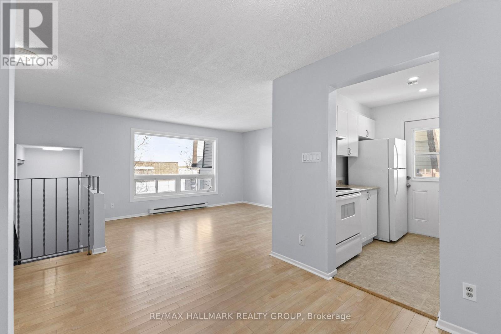 15b Woodvale Green, Ottawa, Ontario  K2G 4H1 - Photo 12 - X12635940