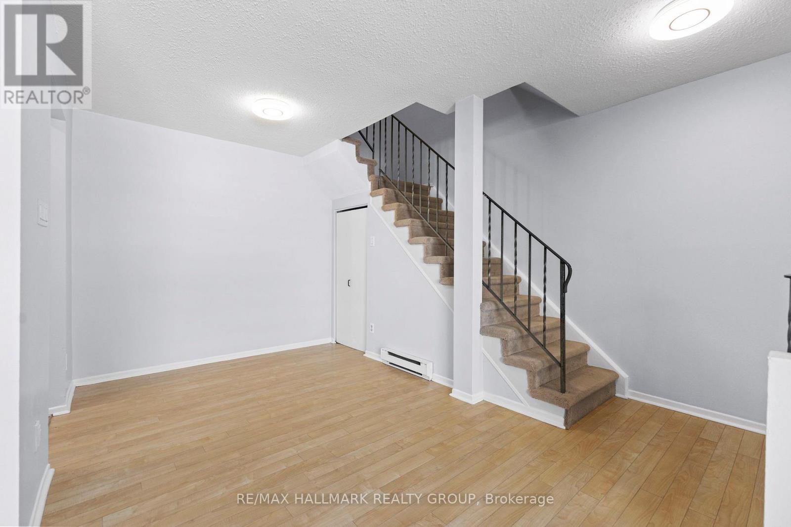 15b Woodvale Green, Ottawa, Ontario  K2G 4H1 - Photo 14 - X12635940