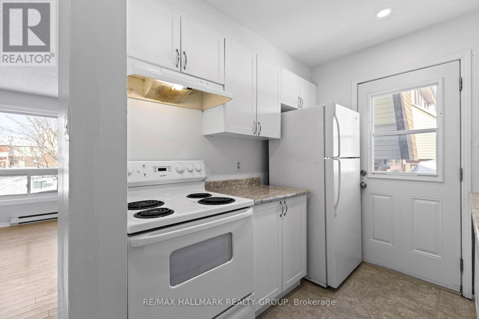 15b Woodvale Green, Ottawa, Ontario  K2G 4H1 - Photo 17 - X12635940