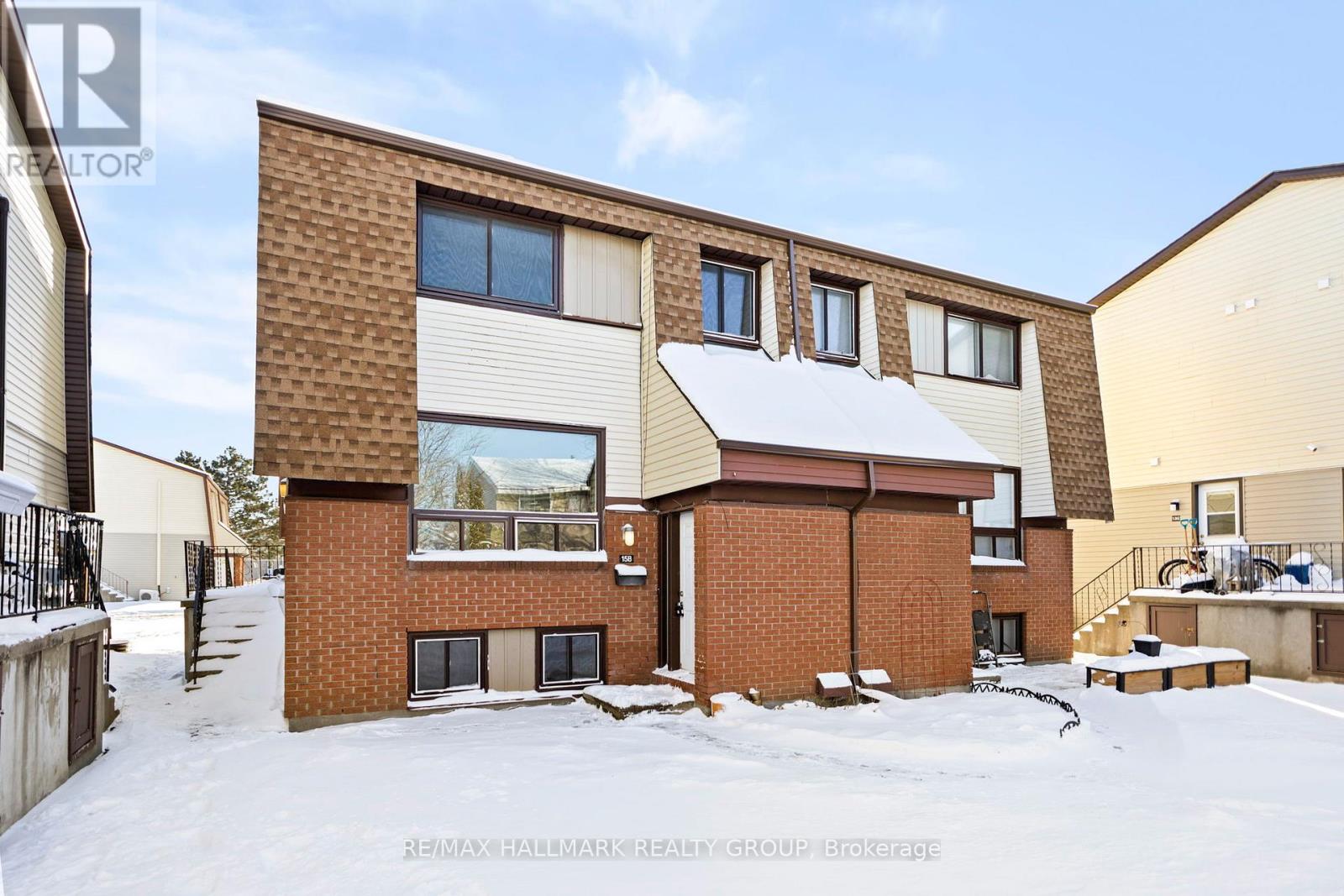 15b Woodvale Green, Ottawa, Ontario  K2G 4H1 - Photo 2 - X12635940