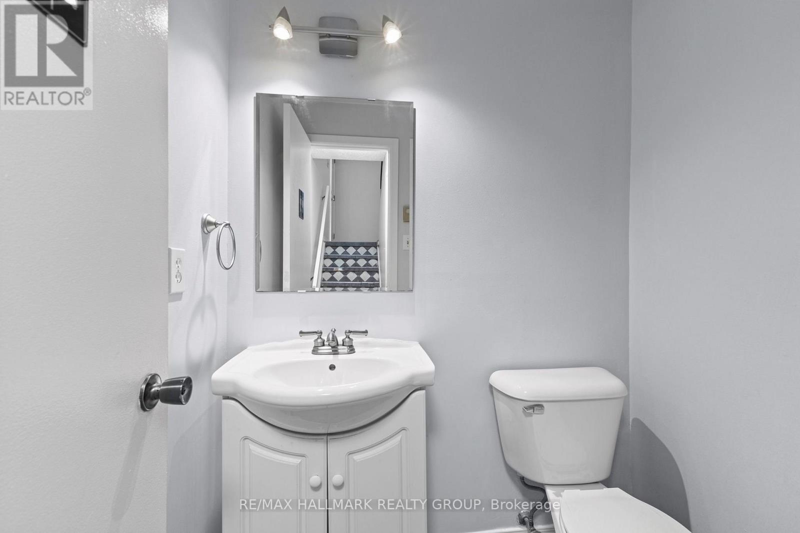 15b Woodvale Green, Ottawa, Ontario  K2G 4H1 - Photo 33 - X12635940