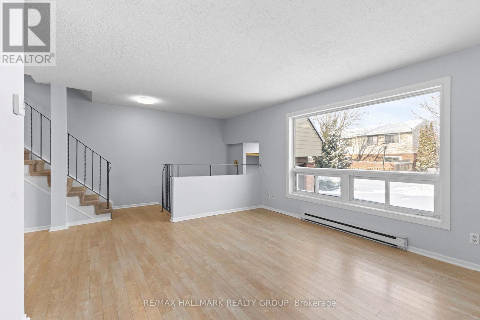 15b Woodvale Green, Ottawa, Ontario  K2G 4H1 - Photo 7 - X12635940