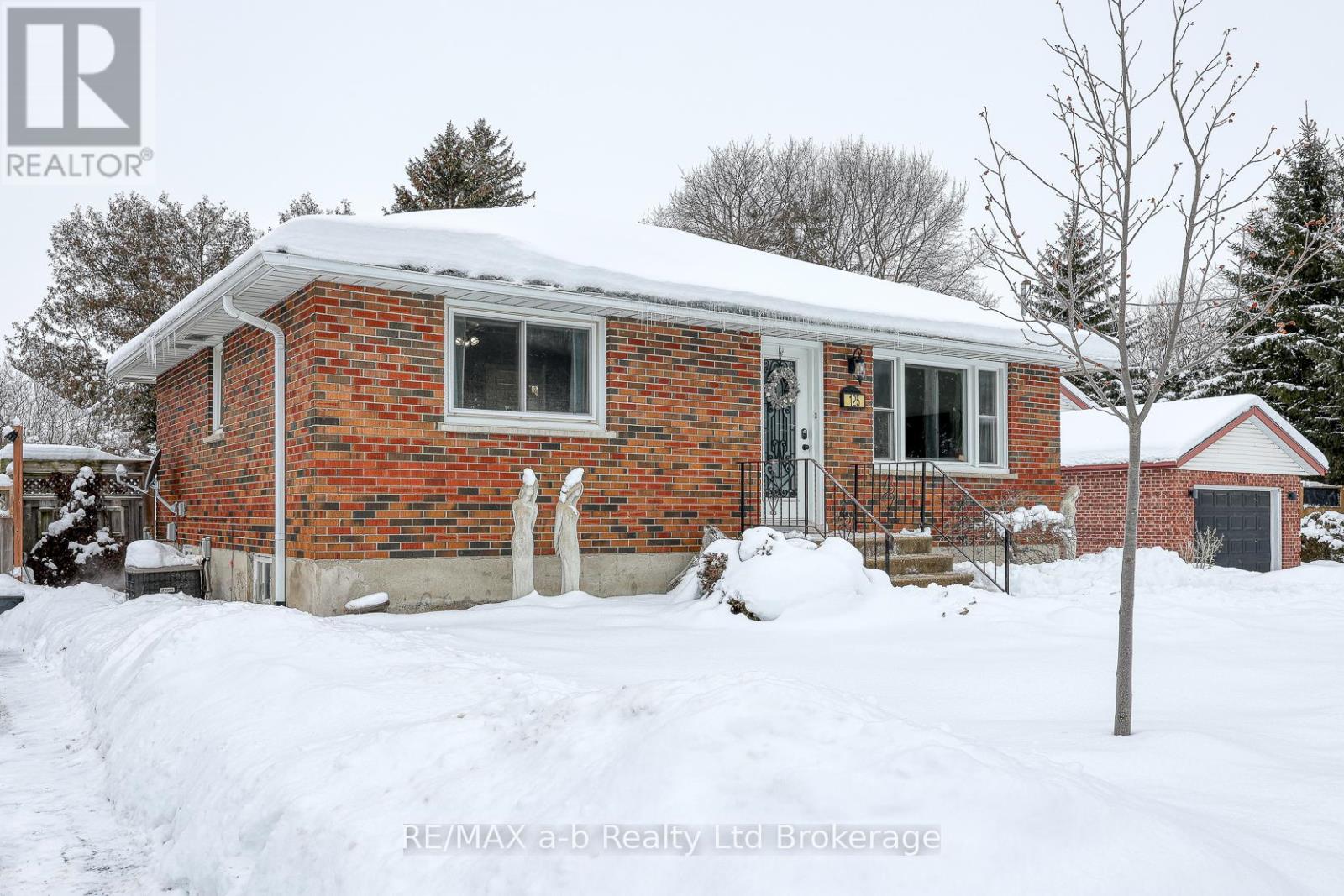 125 Beale Street, Woodstock, Ontario  N4S 6X8 - Photo 1 - X12635916
