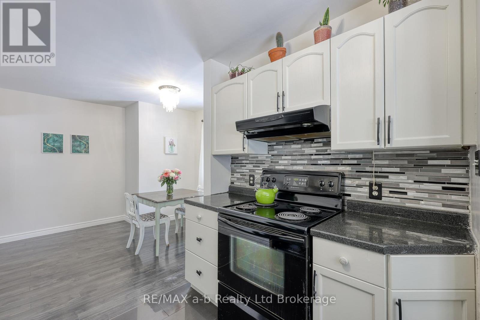 125 Beale Street, Woodstock, Ontario  N4S 6X8 - Photo 12 - X12635916