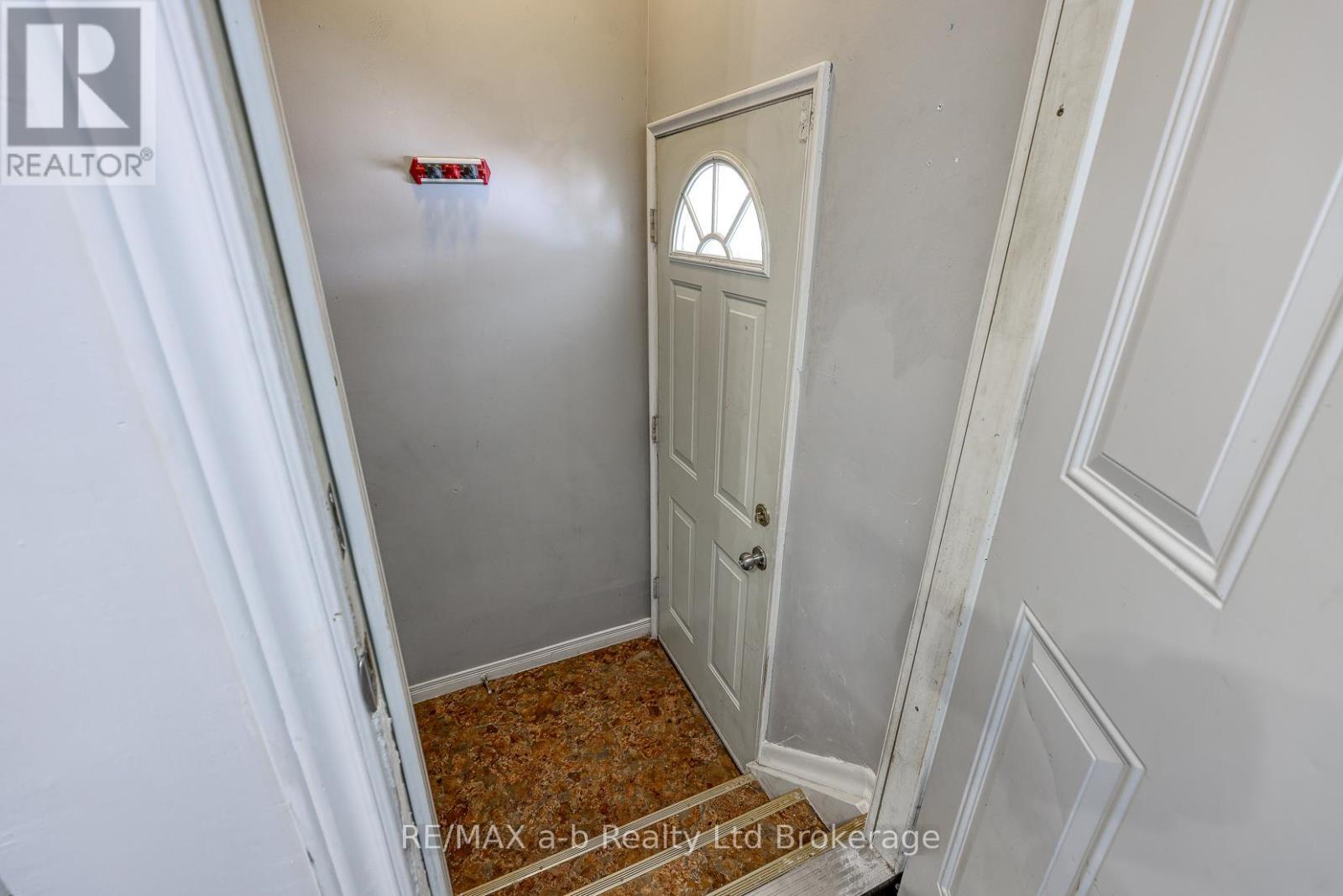 125 Beale Street, Woodstock, Ontario  N4S 6X8 - Photo 18 - X12635916