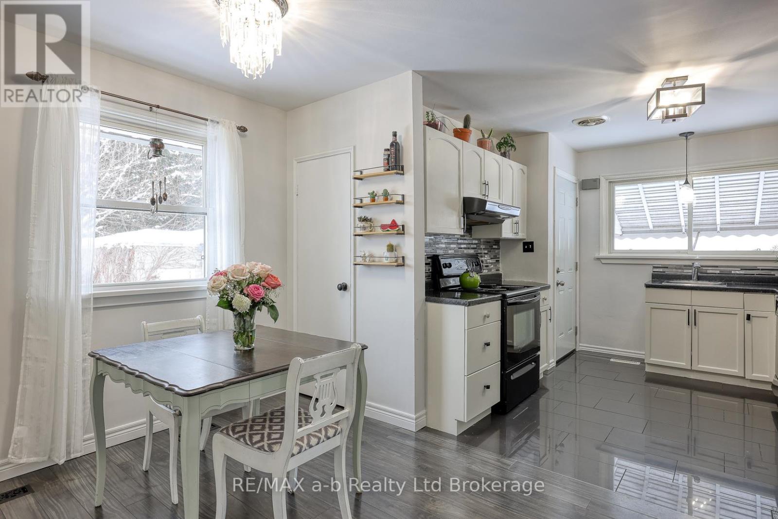 125 Beale Street, Woodstock, Ontario  N4S 6X8 - Photo 6 - X12635916