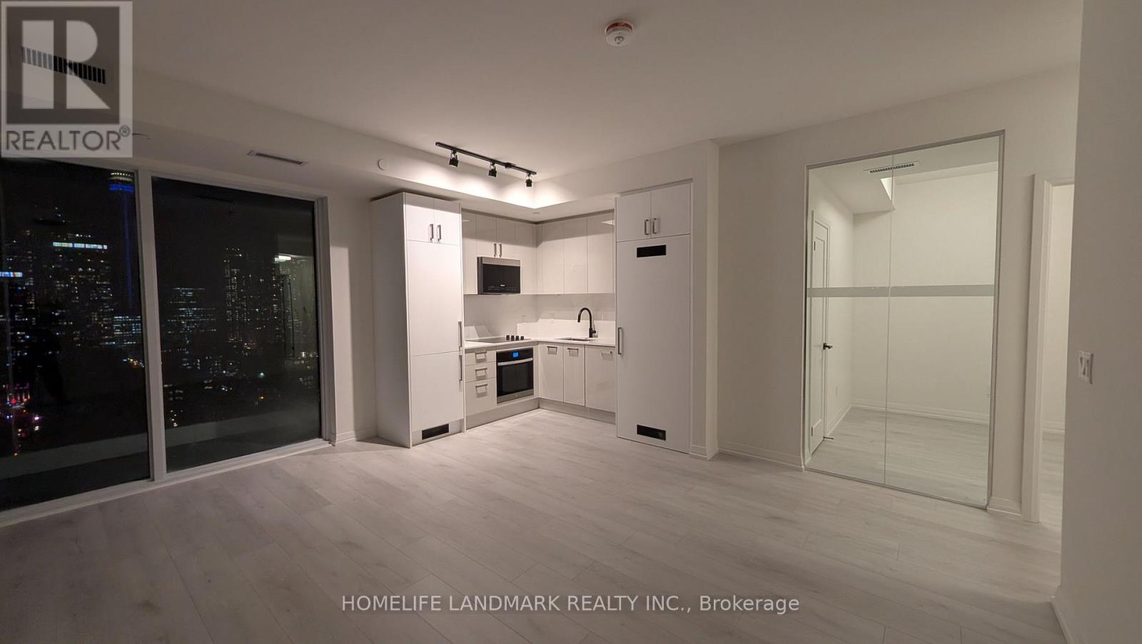 2205 - 280 Dundas Street W, Toronto, Ontario  M5T 0E3 - Photo 4 - C12635802