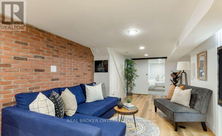 211 Markham Street, Toronto, Ontario  M6J 2G7 - Photo 4 - C12635904