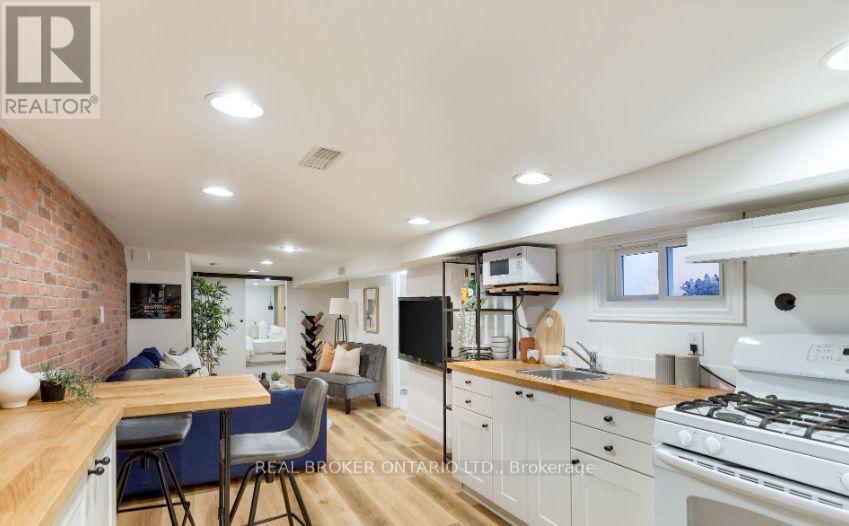 211 Markham Street, Toronto, Ontario  M6J 2G7 - Photo 5 - C12635904