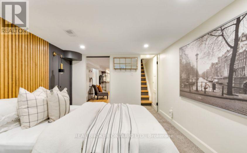 211 Markham Street, Toronto, Ontario  M6J 2G7 - Photo 8 - C12635904