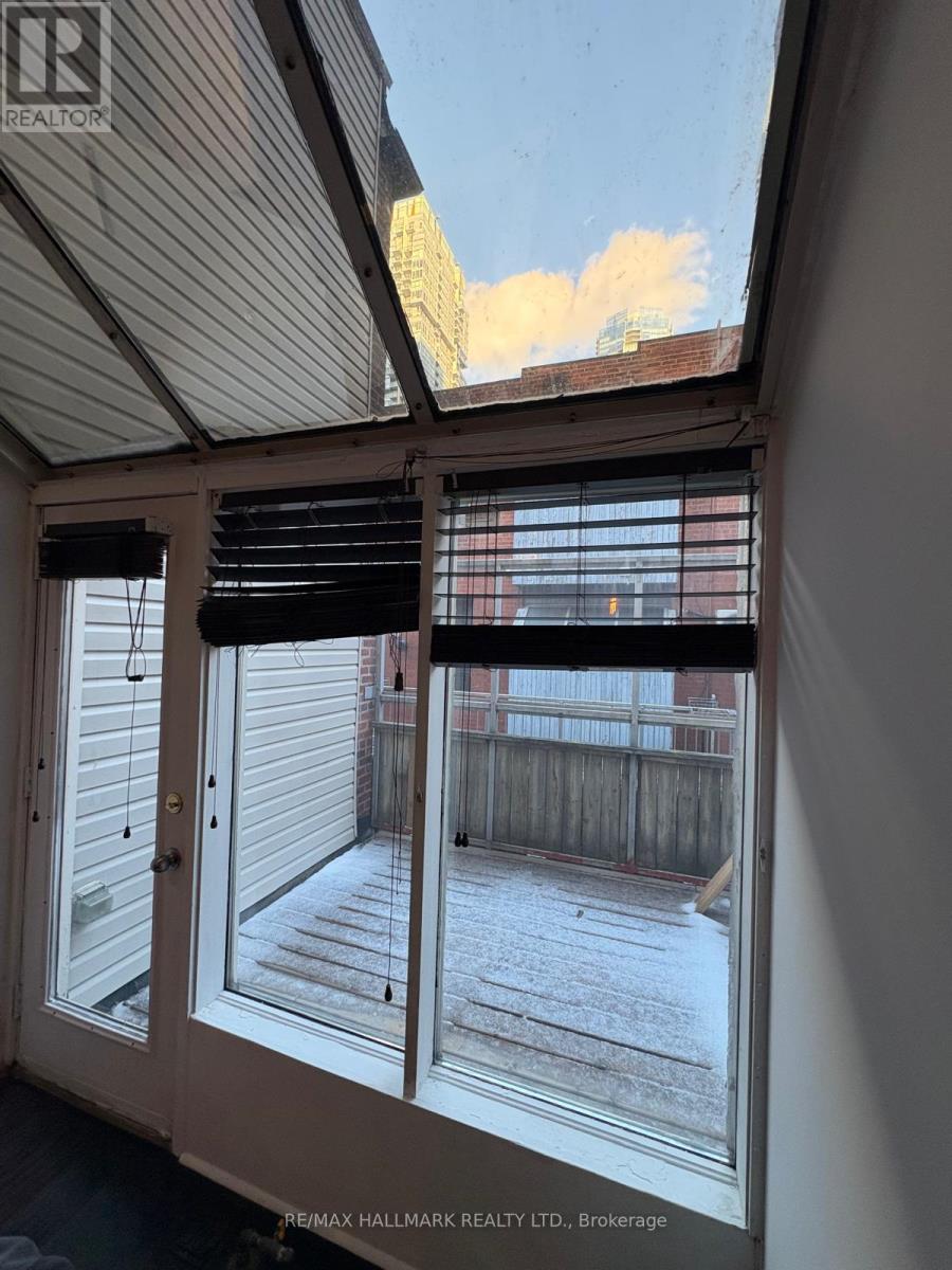 304 - 270 Adelaide Street W, Toronto (Waterfront Communities), Ontario  M5H 1Y2 - Photo 23 - C12635926