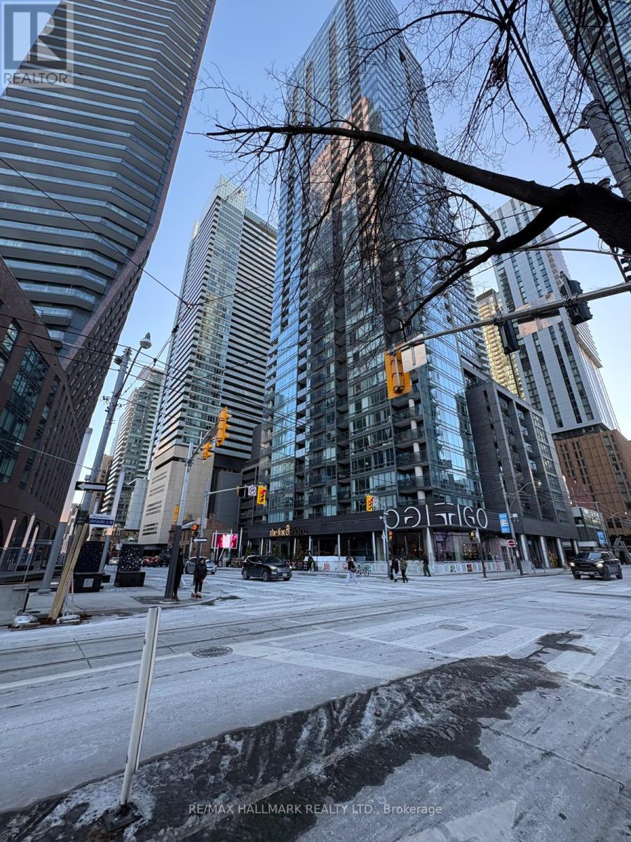 304 - 270 Adelaide Street W, Toronto (Waterfront Communities), Ontario  M5H 1Y2 - Photo 3 - C12635926