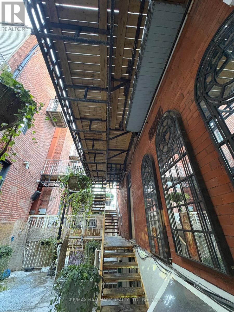 304 - 270 Adelaide Street W, Toronto (Waterfront Communities), Ontario  M5H 1Y2 - Photo 6 - C12635926