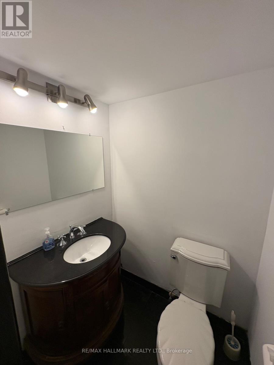 304 - 270 Adelaide Street W, Toronto (Waterfront Communities), Ontario  M5H 1Y2 - Photo 8 - C12635926