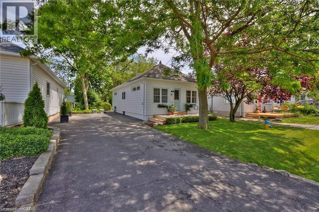 18 Graham Avenue, St. Catharines, Ontario  L2N 5L2 - Photo 2 - 40794016