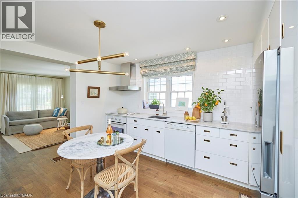 18 Graham Avenue, St. Catharines, Ontario  L2N 5L2 - Photo 6 - 40794016