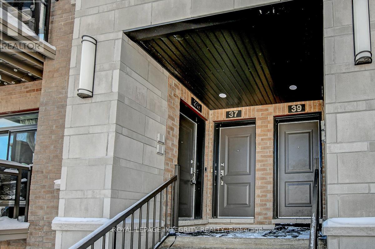 35 Carabiner Private, Ottawa, Ontario  K1W 0L7 - Photo 3 - X12397975