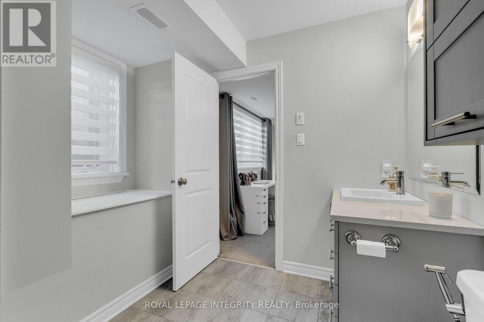 35 Carabiner Private, Ottawa, Ontario  K1W 0L7 - Photo 28 - X12397975