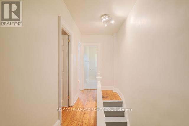Upper - 1481 Queen Street E, Toronto, Ontario  M4L 1E2 - Photo 11 - E12635868