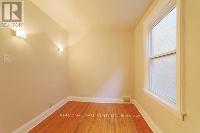 Upper - 1481 Queen Street E, Toronto, Ontario  M4L 1E2 - Photo 18 - E12635868