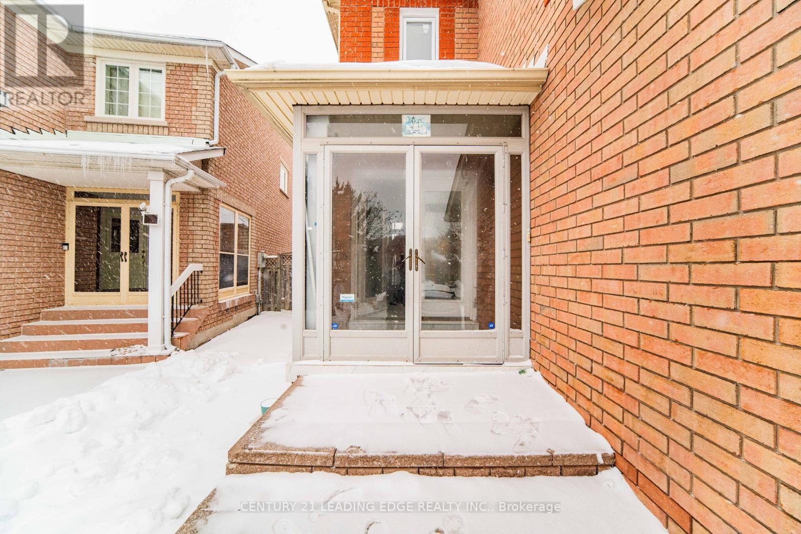 81 Rushmore Court, Markham (Rouge River Estates), Ontario  L3S 3T3 - Photo 3 - N12635816