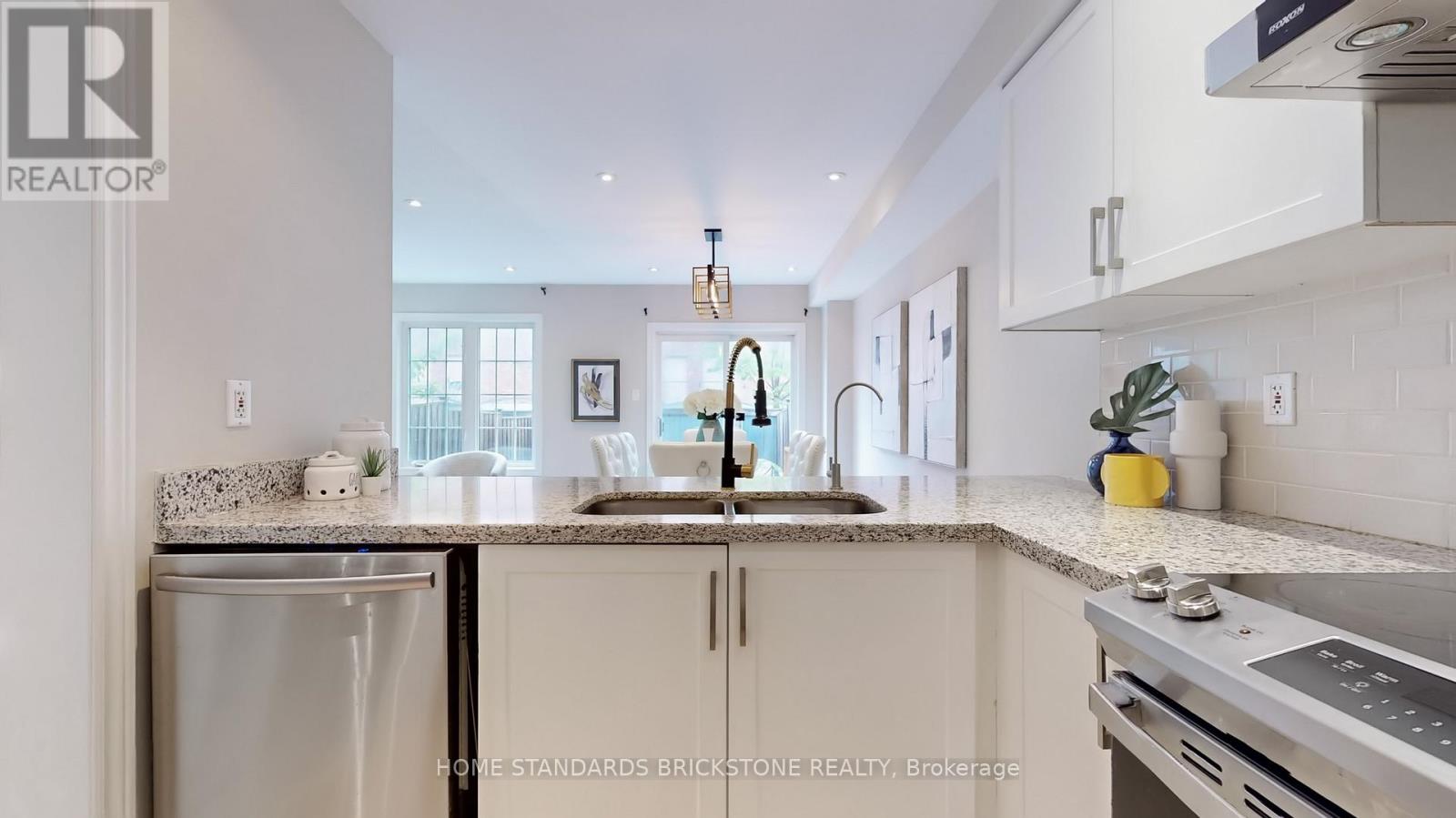 151 Amulet Crescent, Richmond Hill, Ontario  L4S 2T5 - Photo 14 - N12635822