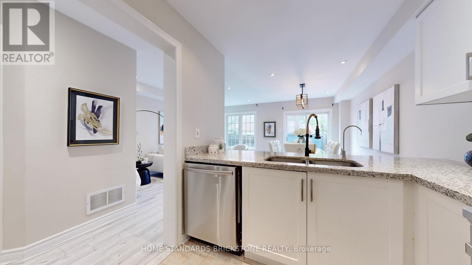 151 Amulet Crescent, Richmond Hill, Ontario  L4S 2T5 - Photo 16 - N12635822