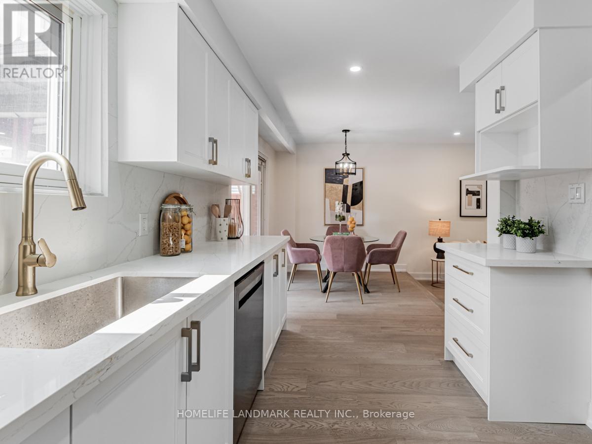 9 Eastman Crescent, Newmarket (Huron Heights-Leslie Valley), Ontario  L3Y 5T9 - Photo 12 - N12635880