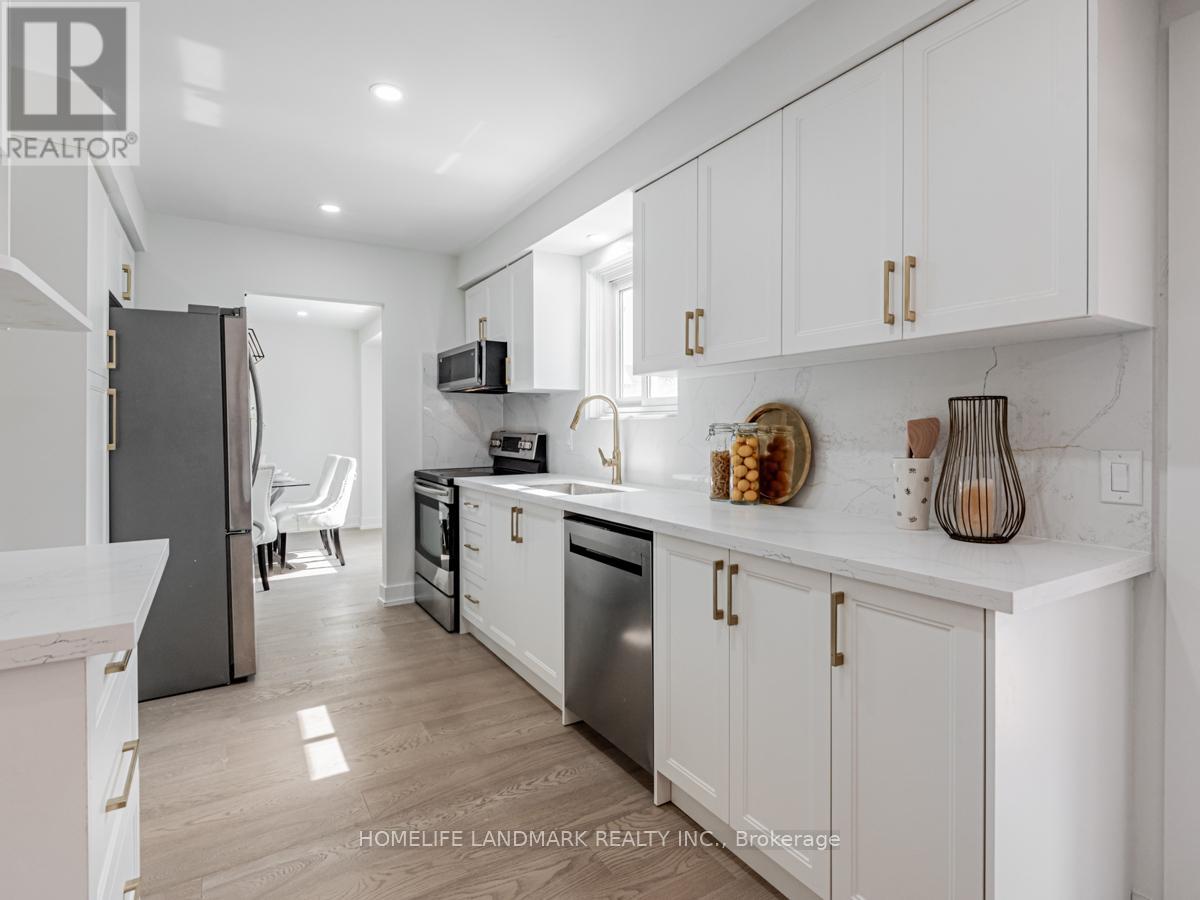 9 Eastman Crescent, Newmarket (Huron Heights-Leslie Valley), Ontario  L3Y 5T9 - Photo 13 - N12635880