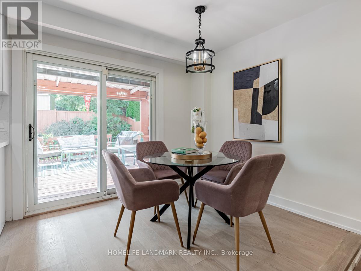 9 Eastman Crescent, Newmarket (Huron Heights-Leslie Valley), Ontario  L3Y 5T9 - Photo 15 - N12635880