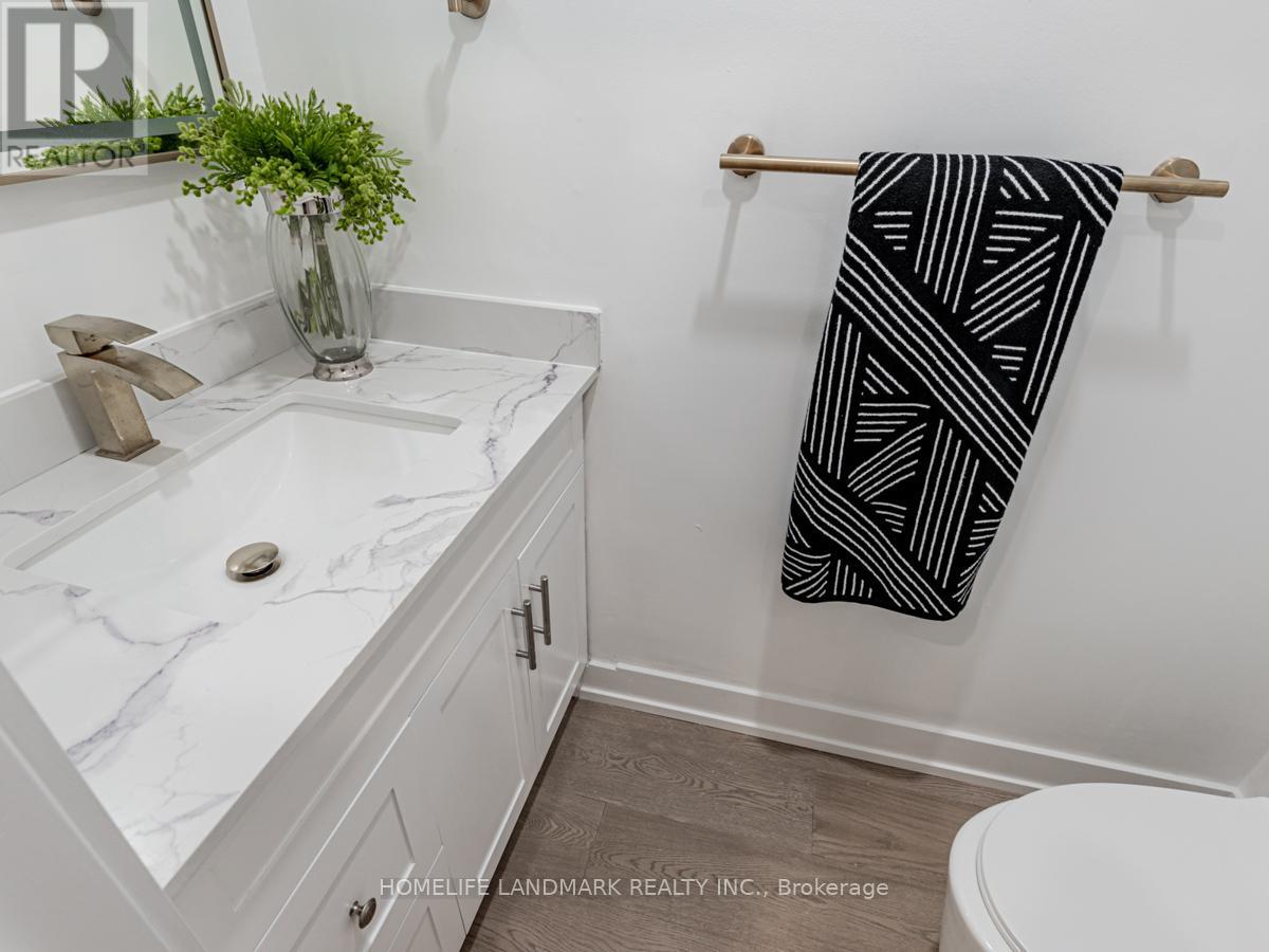 9 Eastman Crescent, Newmarket (Huron Heights-Leslie Valley), Ontario  L3Y 5T9 - Photo 21 - N12635880