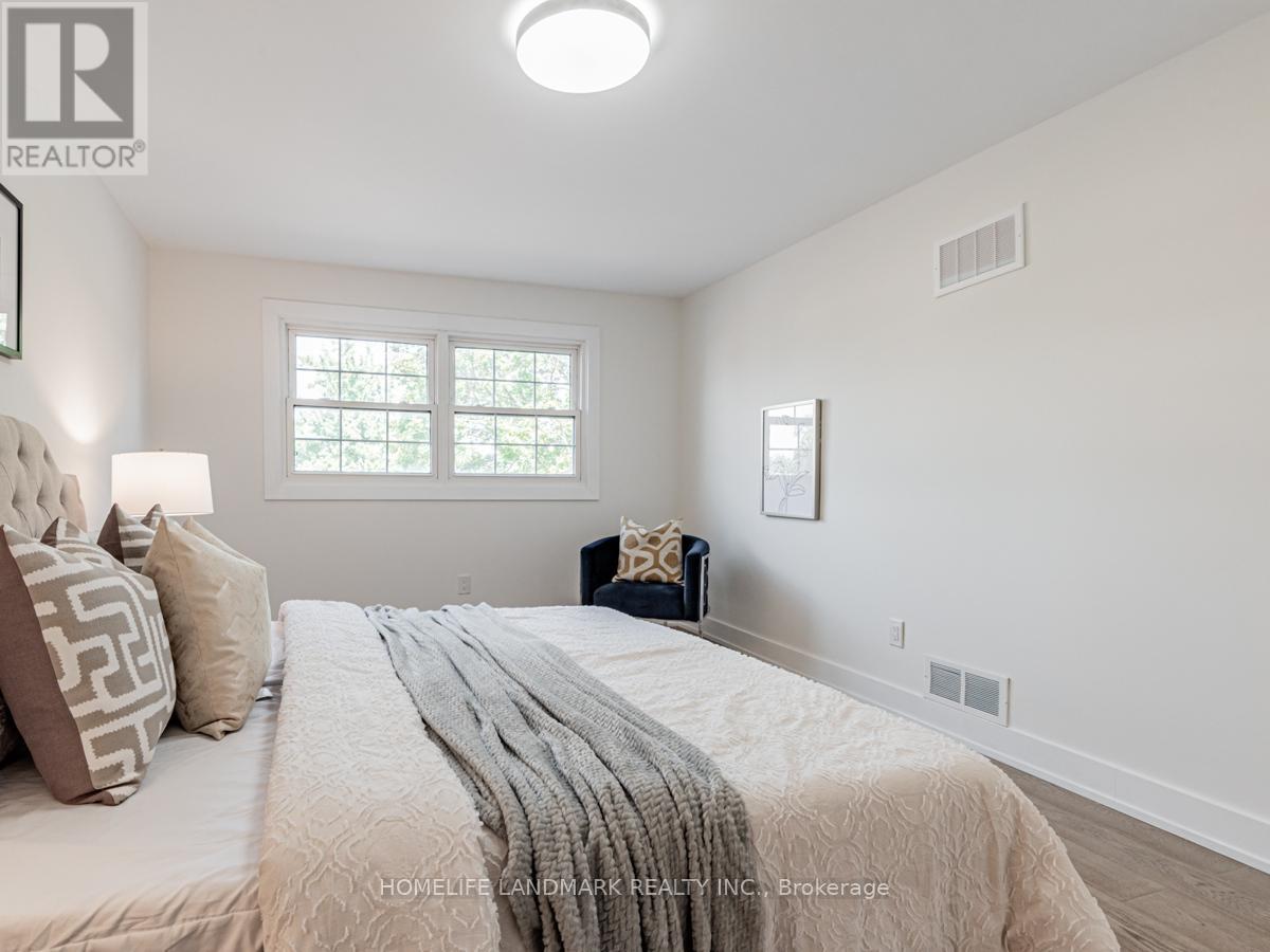 9 Eastman Crescent, Newmarket (Huron Heights-Leslie Valley), Ontario  L3Y 5T9 - Photo 25 - N12635880