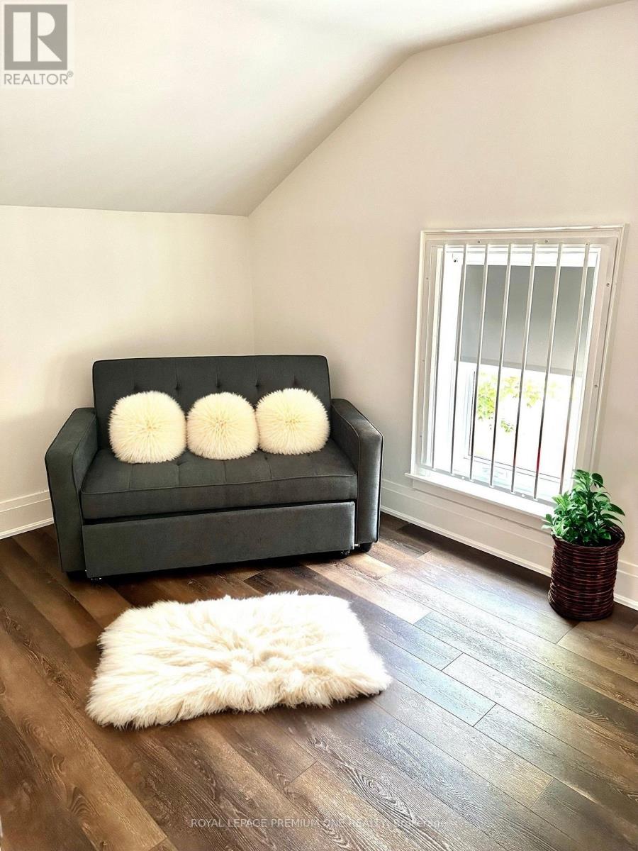 Upper - 10496 Islington Avenue, Vaughan, Ontario  L0J 1C0 - Photo 13 - N12635932