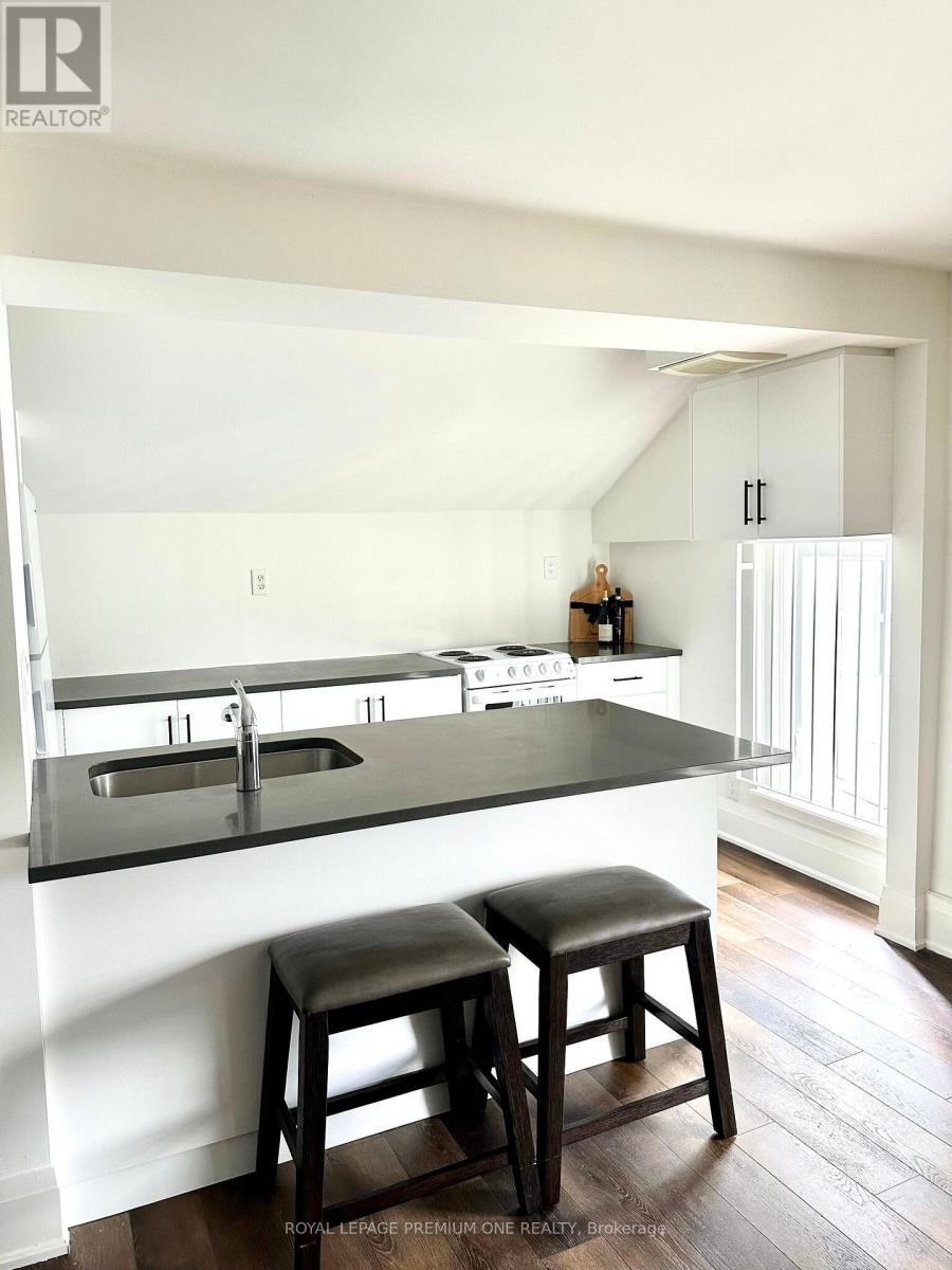 Upper - 10496 Islington Avenue, Vaughan, Ontario  L0J 1C0 - Photo 5 - N12635932