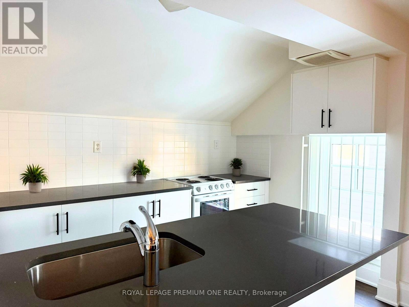 Upper - 10496 Islington Avenue, Vaughan, Ontario  L0J 1C0 - Photo 6 - N12635932