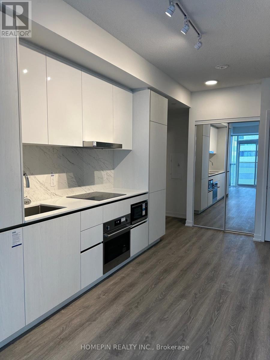 3001 - 8 Interchange Way, Vaughan (Vaughan Corporate Centre), Ontario  L4K 0R2 - Photo 2 - N12635938