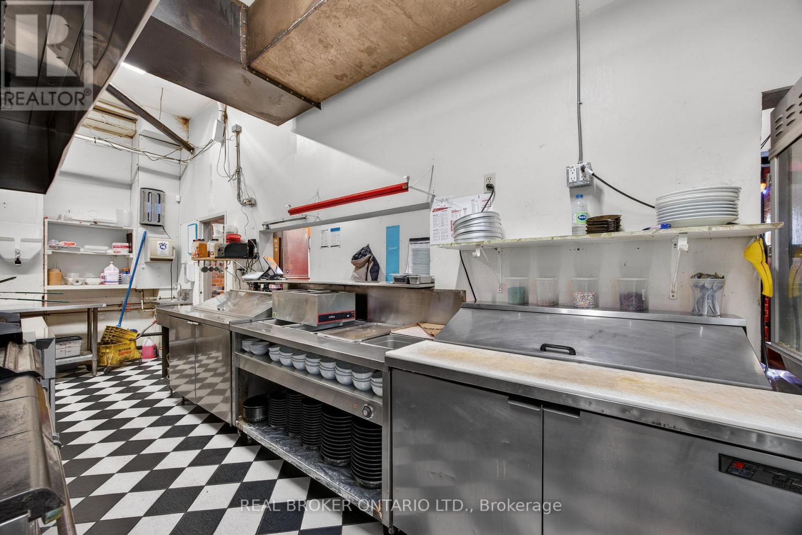 90 Mississaga Street E, Orillia, Ontario  L3V 1V7 - Photo 17 - S12635854