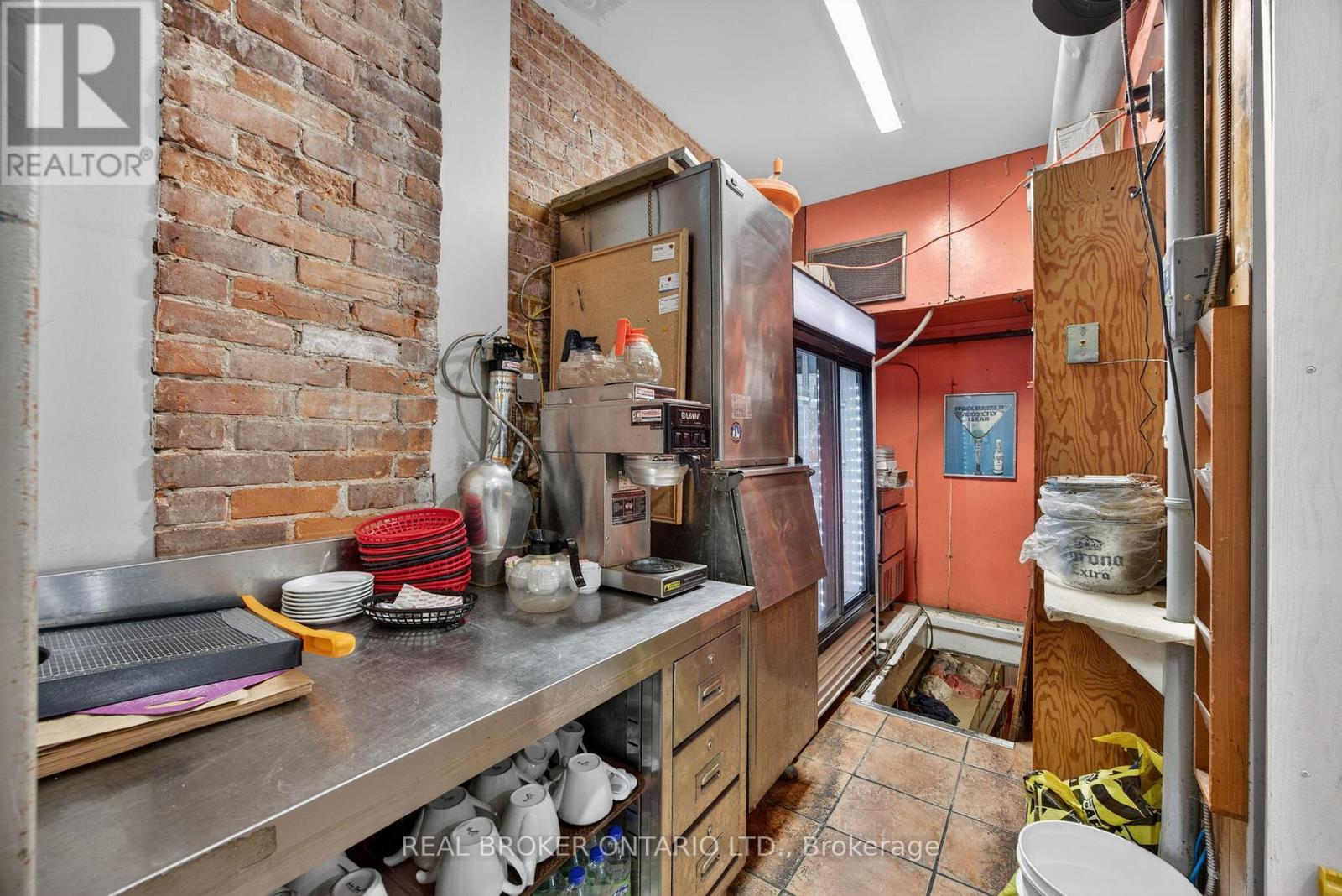 90 Mississaga Street E, Orillia, Ontario  L3V 1V7 - Photo 18 - S12635854