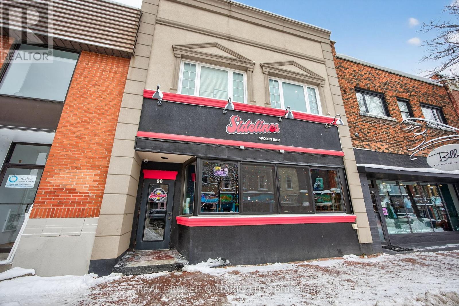 90 Mississaga Street E, Orillia, Ontario  L3V 1V7 - Photo 3 - S12635854