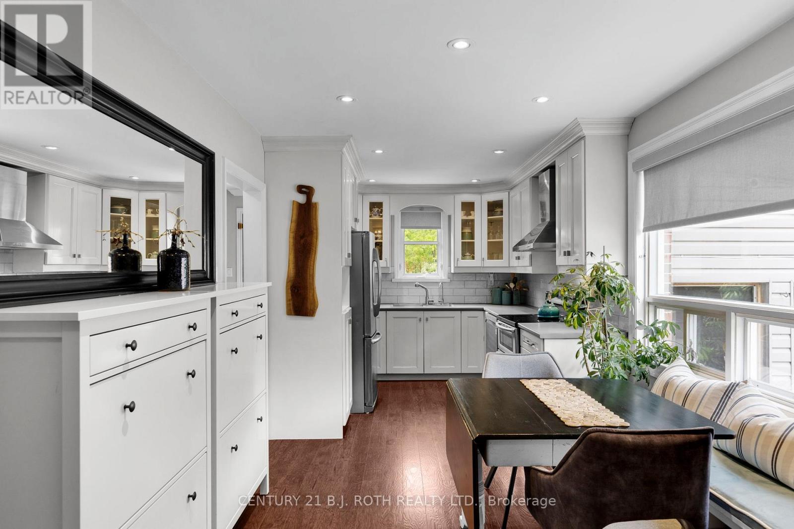 14 St Vincent Street, Barrie (North Shore), Ontario  L4M 3Y2 - Photo 7 - S12635858