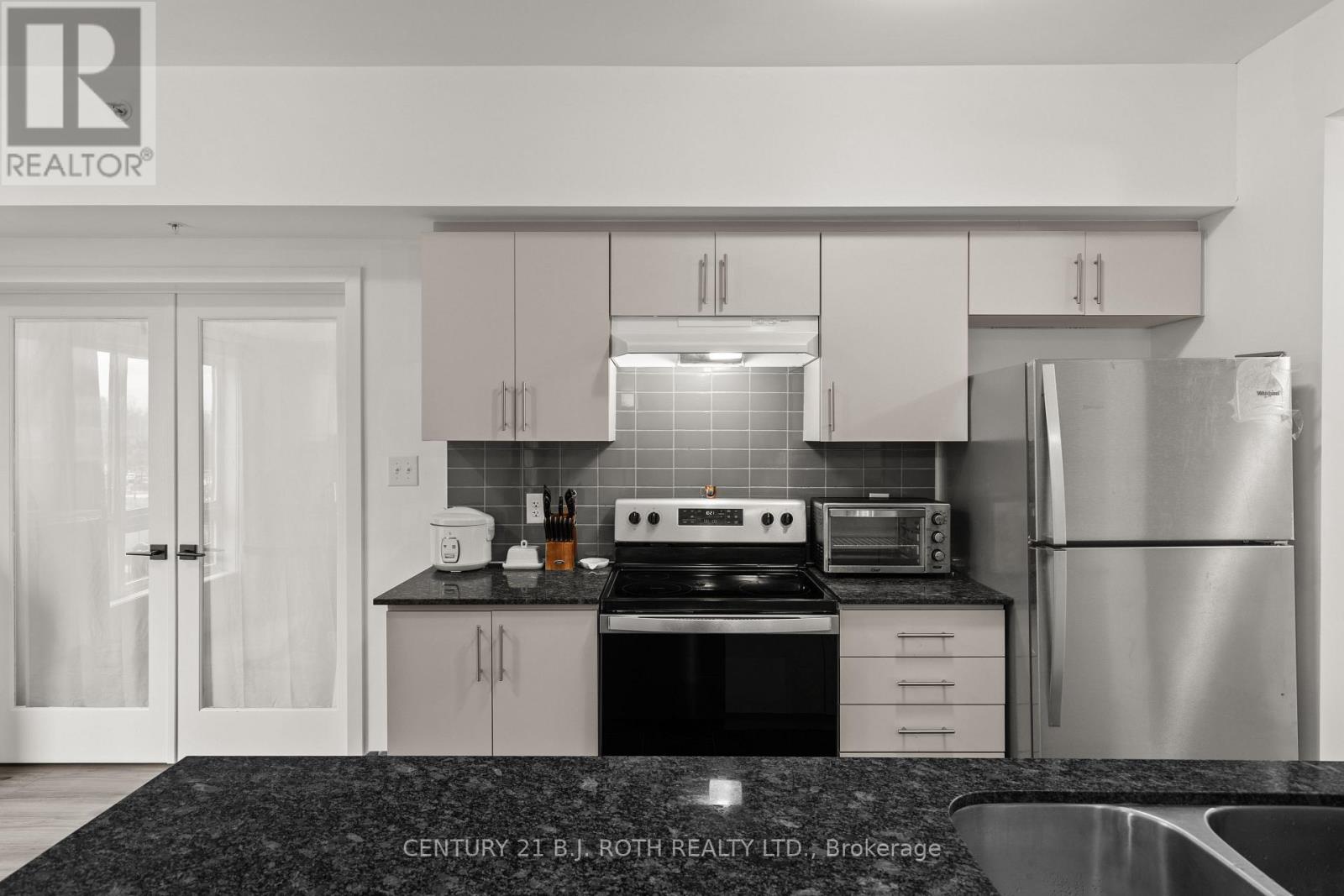 117 - 4 Spice Way, Barrie (Innis-Shore), Ontario L9J 0M2 - Photo 11 - S12635860