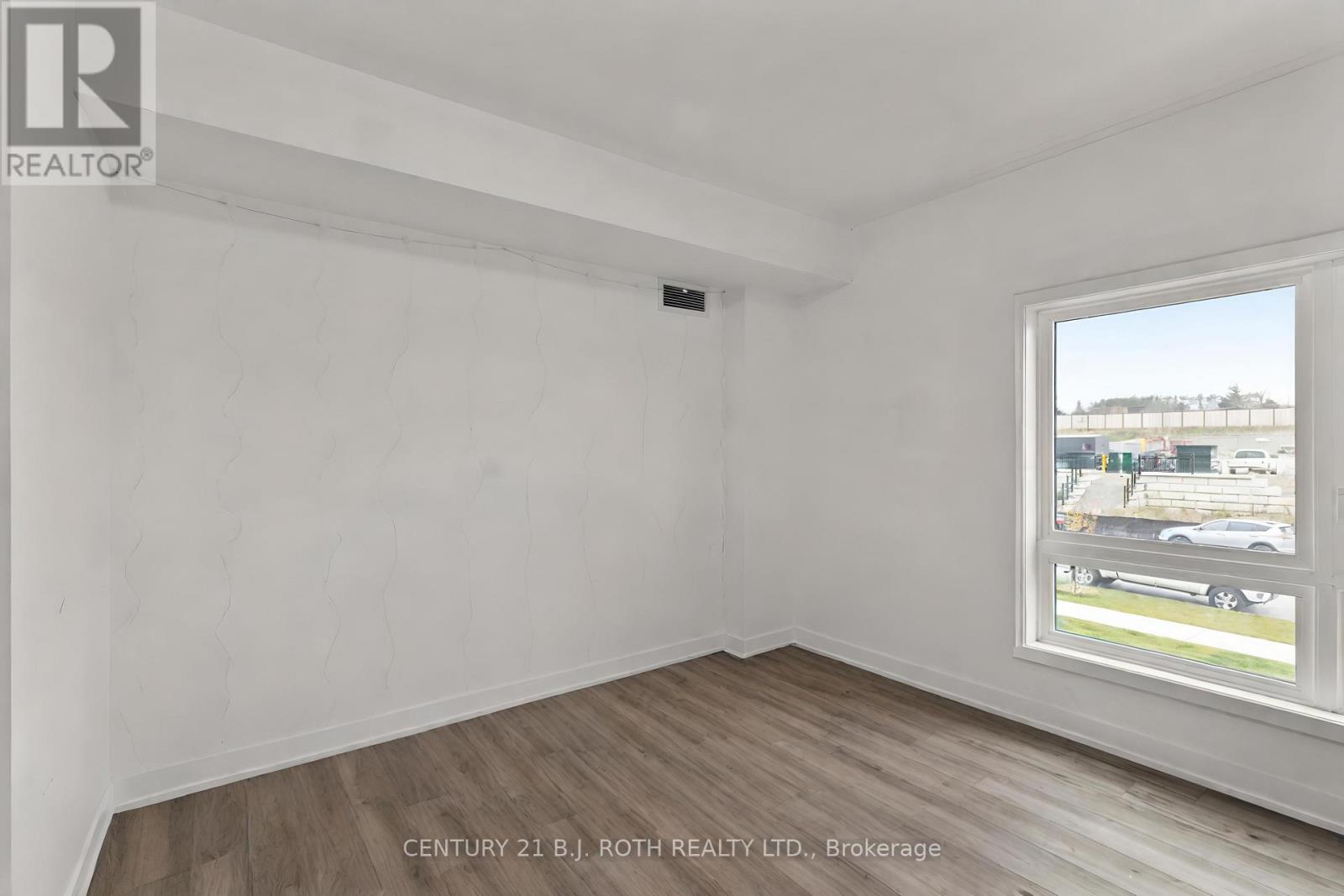 117 - 4 Spice Way, Barrie (Innis-Shore), Ontario L9J 0M2 - Photo 15 - S12635860