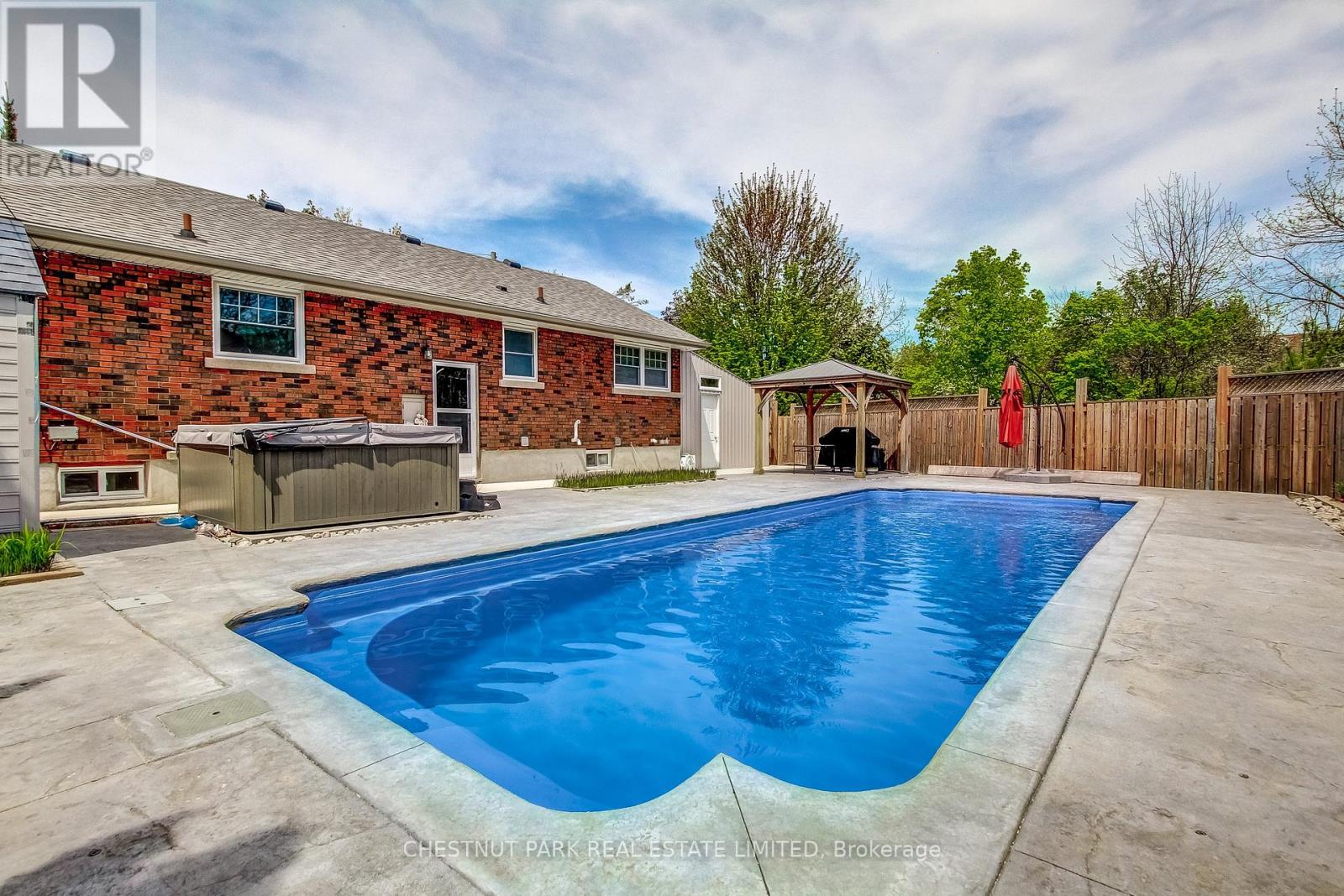 30 Mckenzie Street, St. Catharines, Ontario  L2M 2N1 - Photo 3 - X12524532