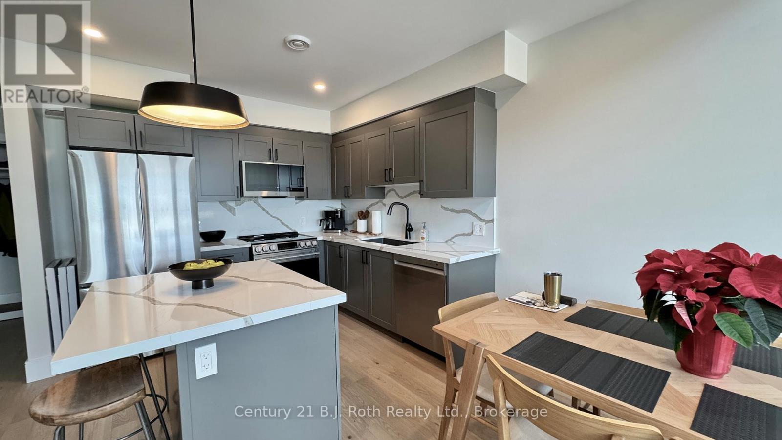 302 - 11 Treetops Lane, Huntsville, Ontario  P1H 1A9 - Photo 5 - X12635116