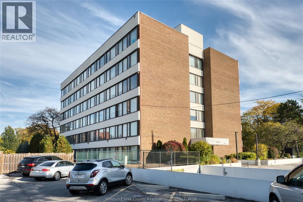 2144 Pelissier Unit# 402, Windsor, Ontario N8X 1N4 - Photo 2 - 25031722
