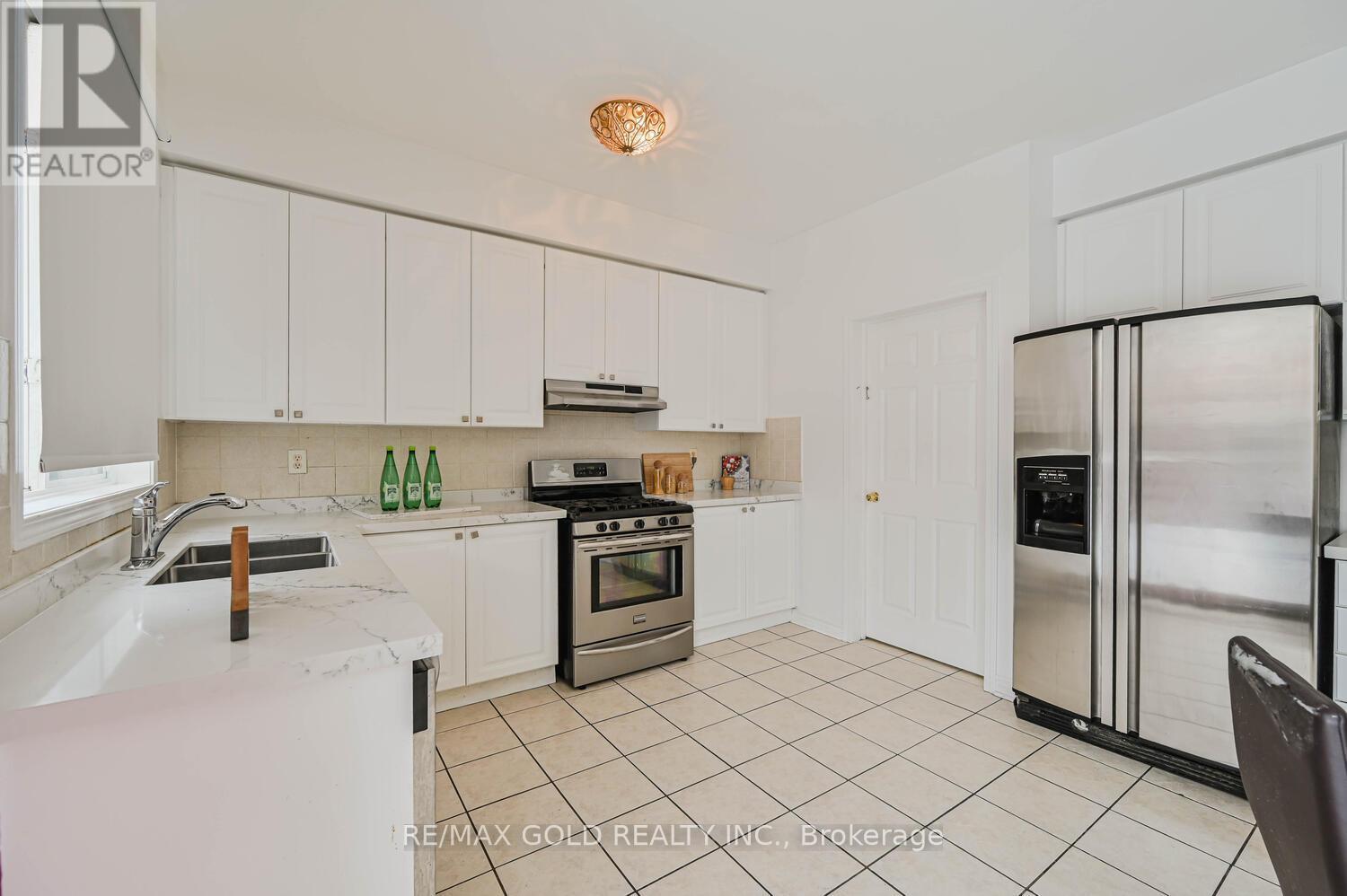 6 Verona Drive, Brampton (Vales Of Castlemore), Ontario  L6P 1L2 - Photo 22 - W12635778