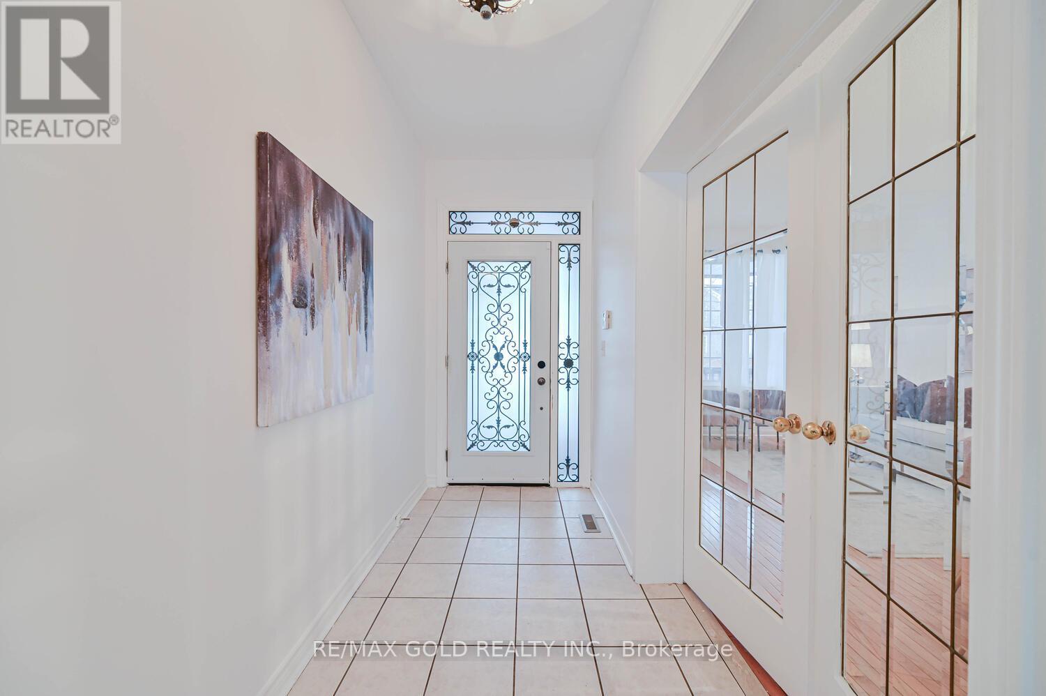 6 Verona Drive, Brampton (Vales Of Castlemore), Ontario  L6P 1L2 - Photo 4 - W12635778