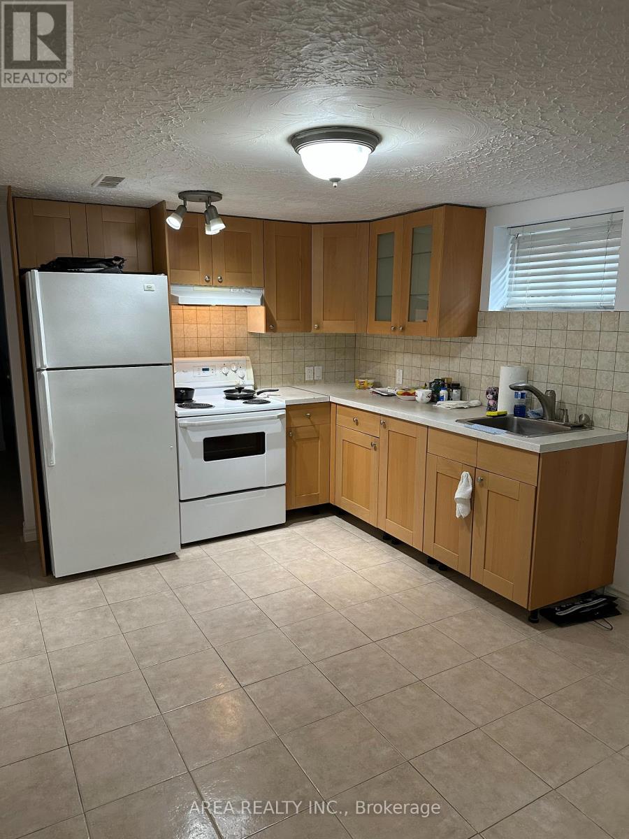 LOWER - 41 CARTWRIGHT AVENUE, Toronto, Ontario