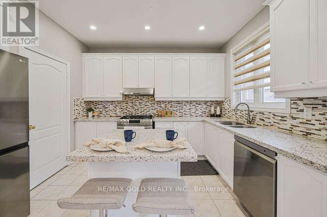 106 Watsonbrook Drive, Brampton, Ontario  L6R 0R4 - Photo 12 - W12635788