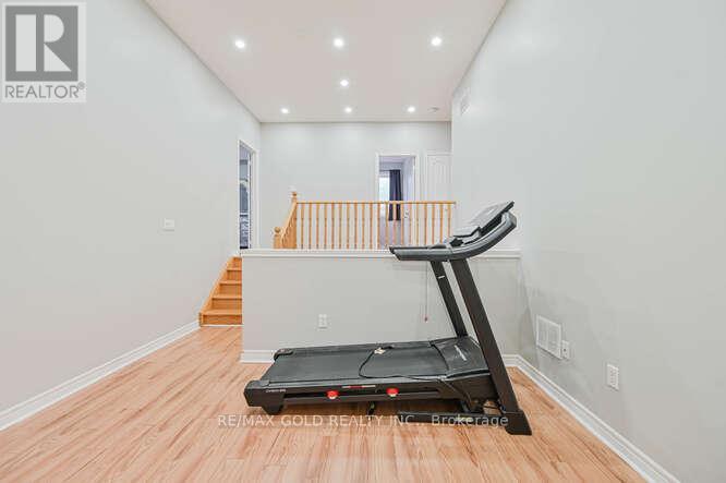 106 Watsonbrook Drive, Brampton, Ontario  L6R 0R4 - Photo 15 - W12635788